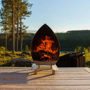 Eld i eldstaden och terrassvärmaren Magma