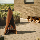 Tipi terrassväramre på en uteplats